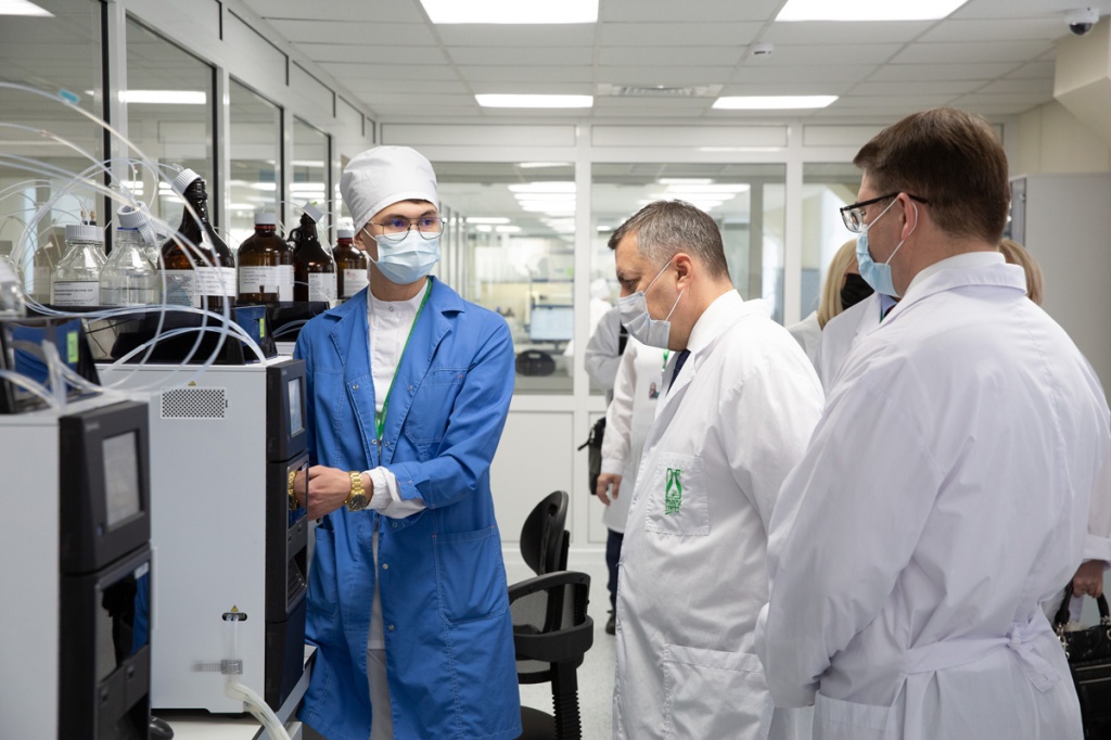 Первая крупнотоннажная партия препарата для борьбы с COVID-19 «Ремдеформ» (МНН Ремдесивир) готова к выпуску на Иркутском заводе «Фармасинтез»